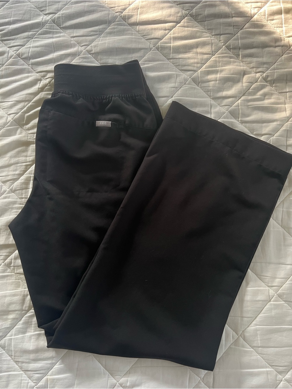 Women’s Medium Figs Isabelle Wide Leg Scrub Pants